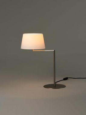 AMERICANA TABLE LAMP: SATIN NICKEL STRUCTURE. WHITE LINEN LA
