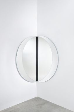 LUNA CORNER